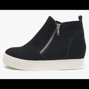 Soda Womens Taylor Nubuck Hight Top Slip On Fashion Sneakers